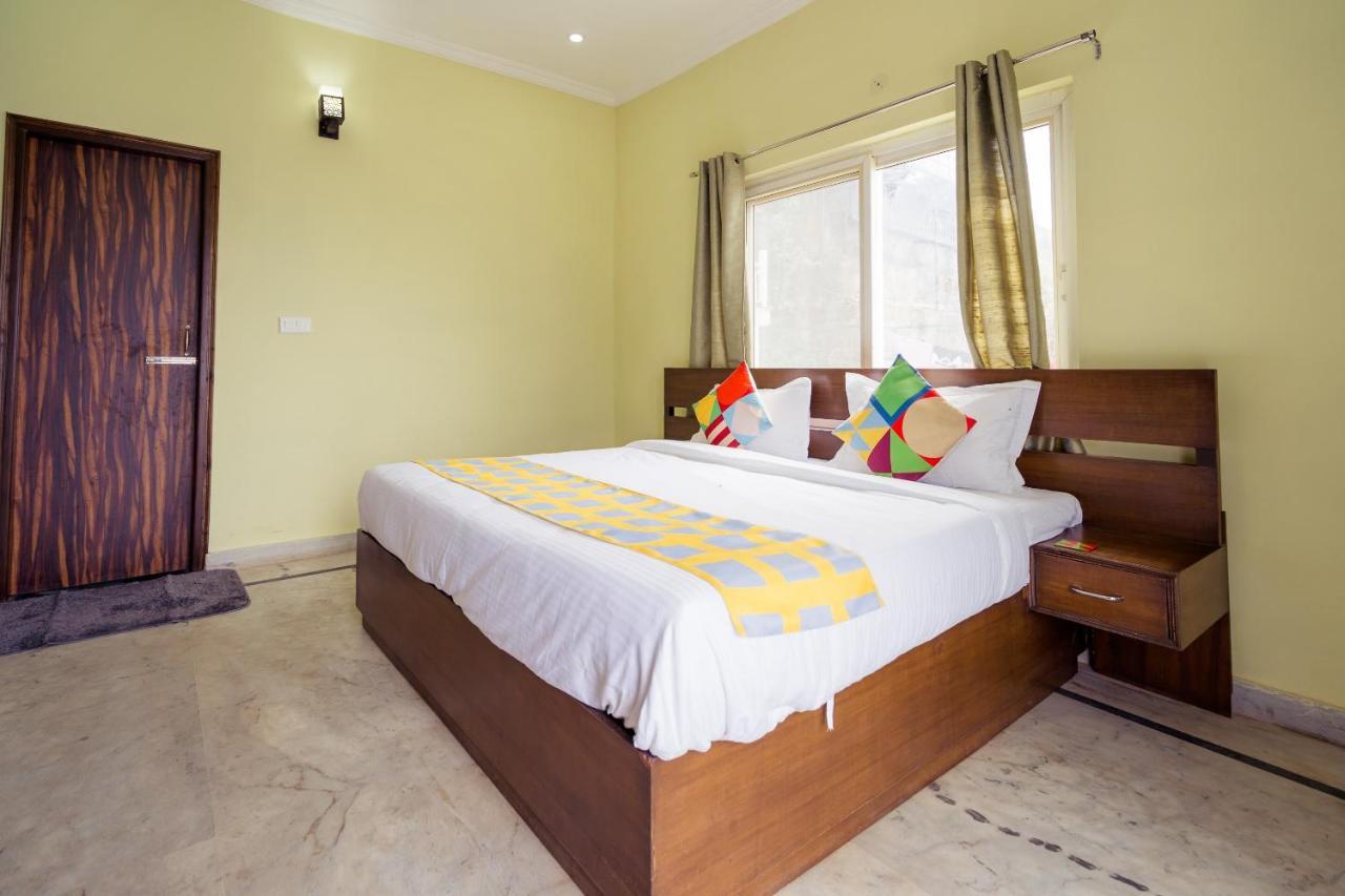 SPOT ON 40739 Nandi Palace SPOT Hotel Bombay Esterno foto